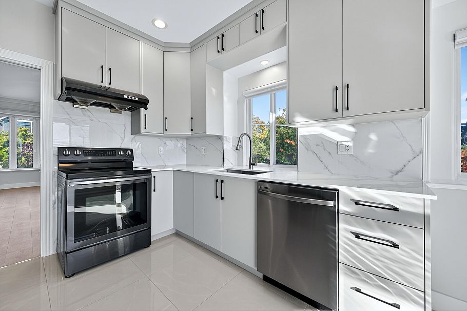 392 E 63rd Avenue Vancouver, BC - 8