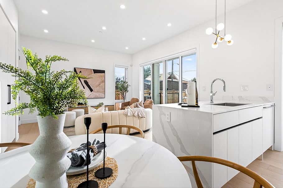 2 6933 Prince Edward Street Vancouver, BC - 28