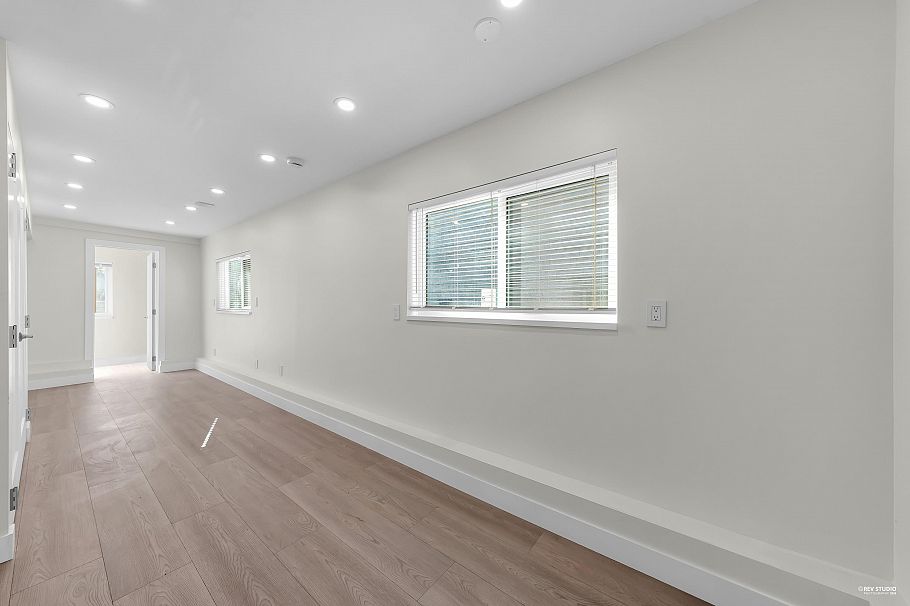 238 E 28th Street North Vancouver, BC - 20