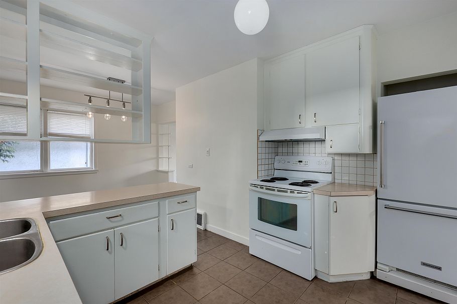 509 E Keith Road North Vancouver, BC - 9