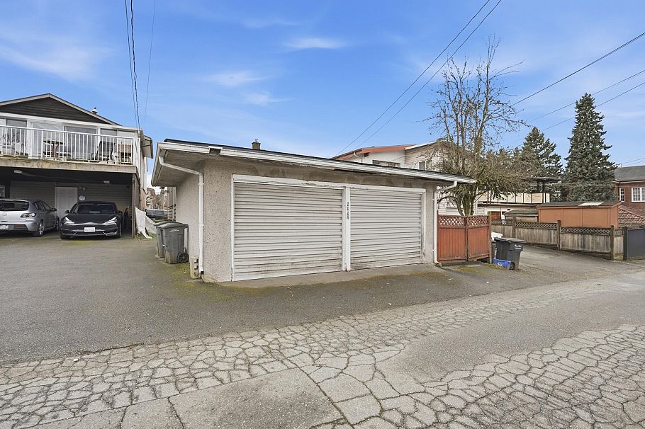 2625 E 21st Avenue Vancouver, BC - 29