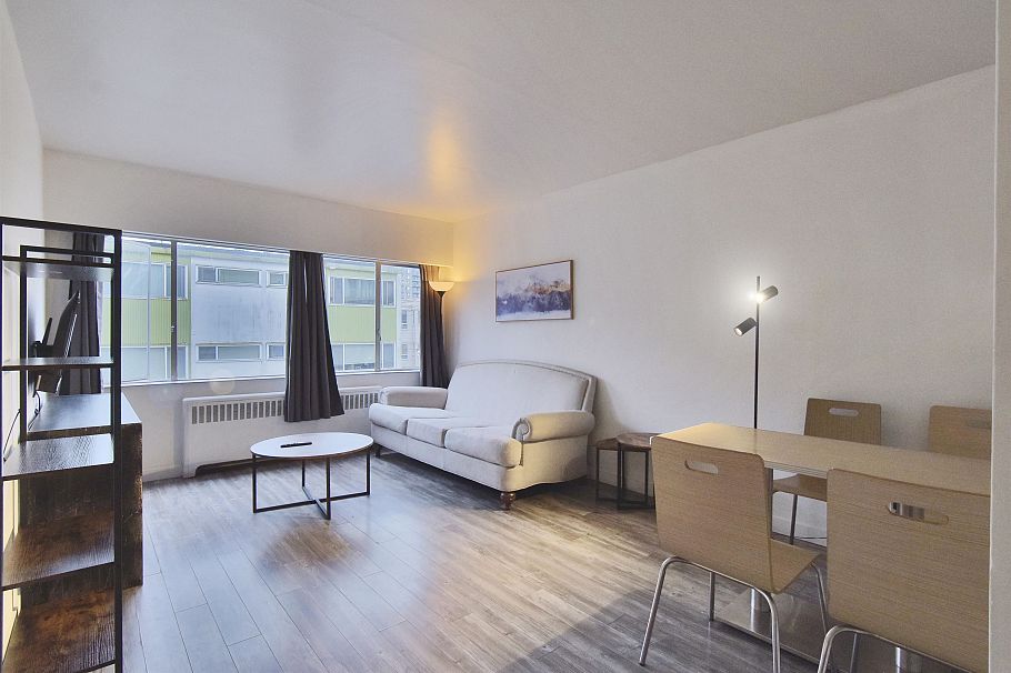 205 1540 HARO STREET, Vancouver BC V6G 1G6 Vancouver, BC - 1