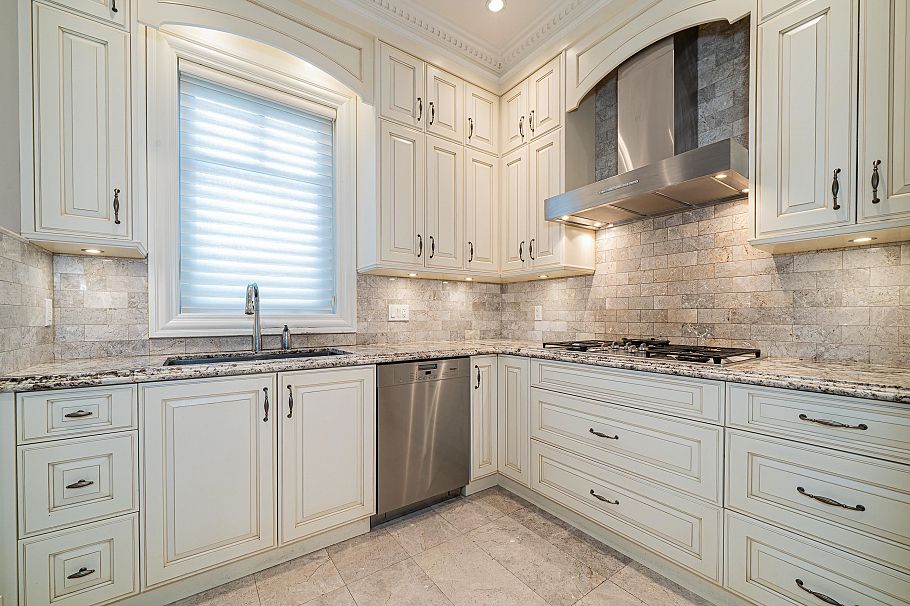 6708 Yew Street Vancouver, BC - 12