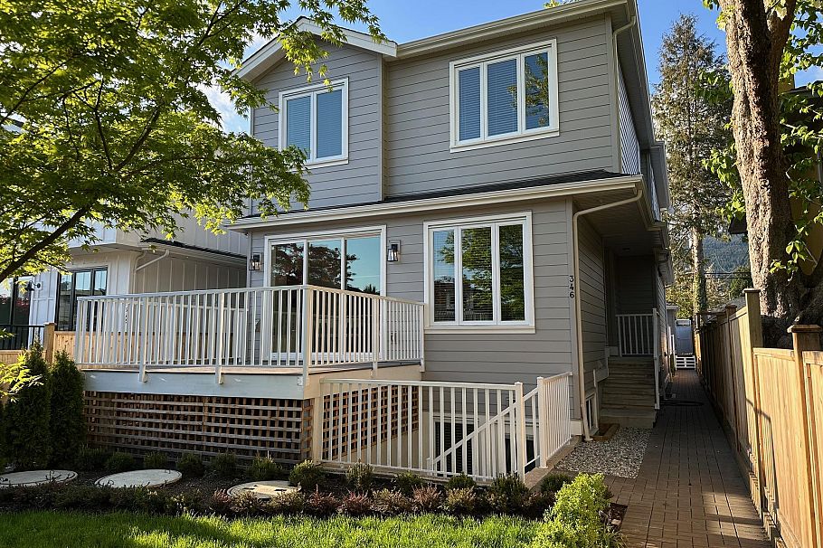 344 E 17th Street North Vancouver, BC - 1