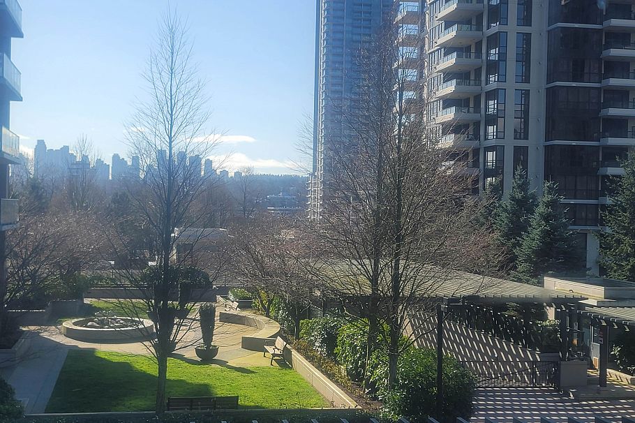 TH2 2077 Rosser Avenue Burnaby, BC - 24