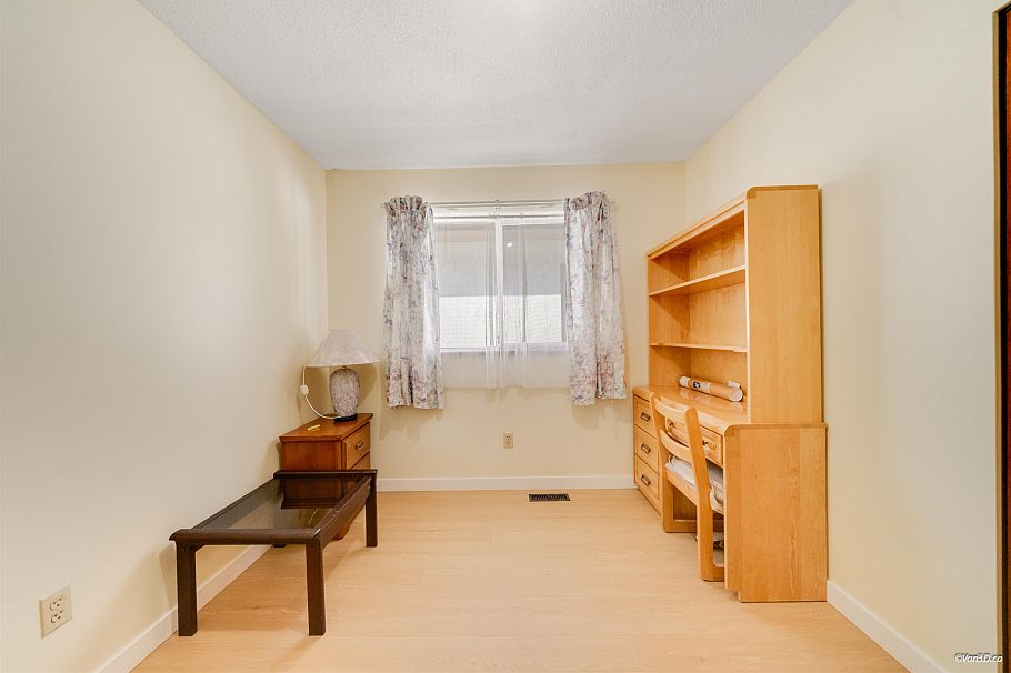 2175 E 54th Avenue Vancouver, BC - 23