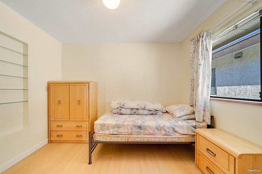 2175 E 54th Avenue Vancouver, BC - 25