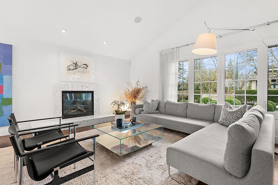 2496 W 36th Avenue Vancouver, BC - 10