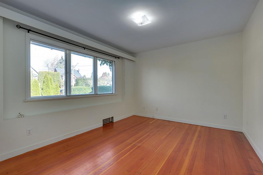 509 E Keith Road North Vancouver, BC - 12