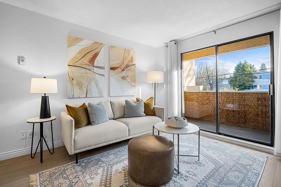 313 975 E Broadway Vancouver, BC - 2