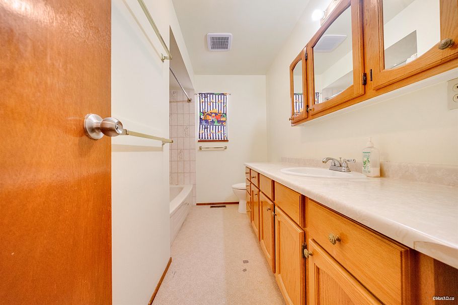 2175 E 54th Avenue Vancouver, BC - 26