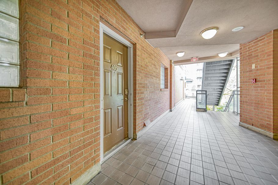 405 212 Davie Street Vancouver, BC - 11