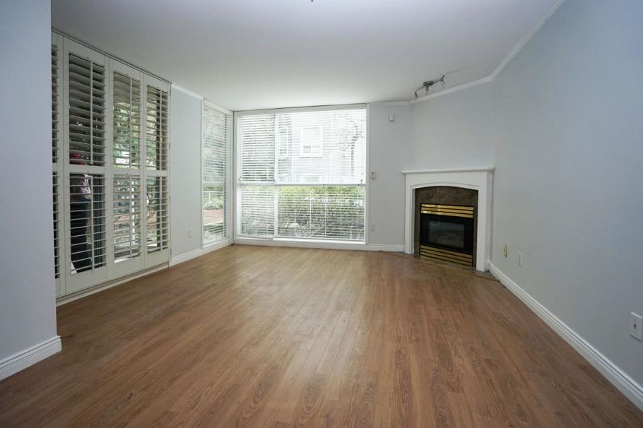 4 8430 Jellicoe Street Vancouver, BC - 5