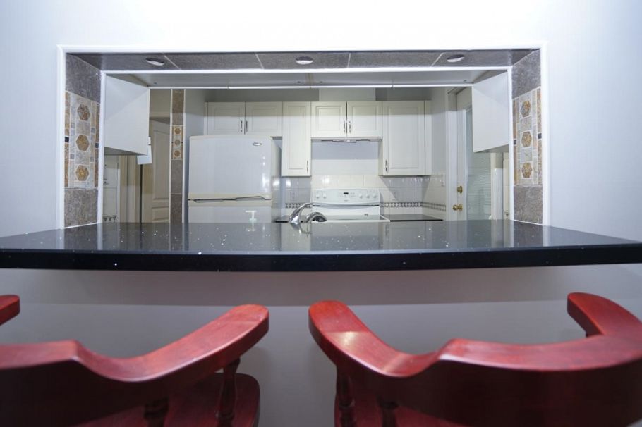 4 8430 Jellicoe Street Vancouver, BC - 11