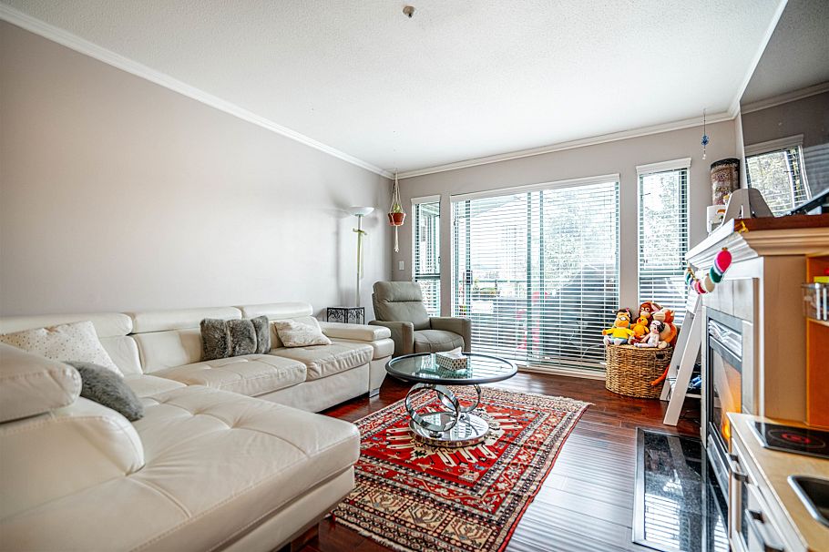 P02 223 Mountain Highway North Vancouver, BC - 1