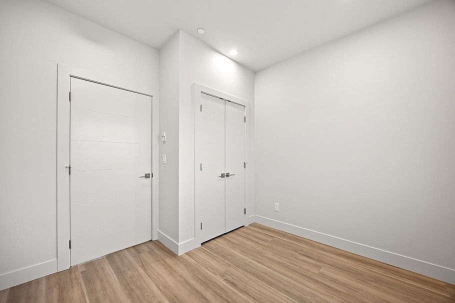 3015 E 19th Avenue Vancouver, BC - 40