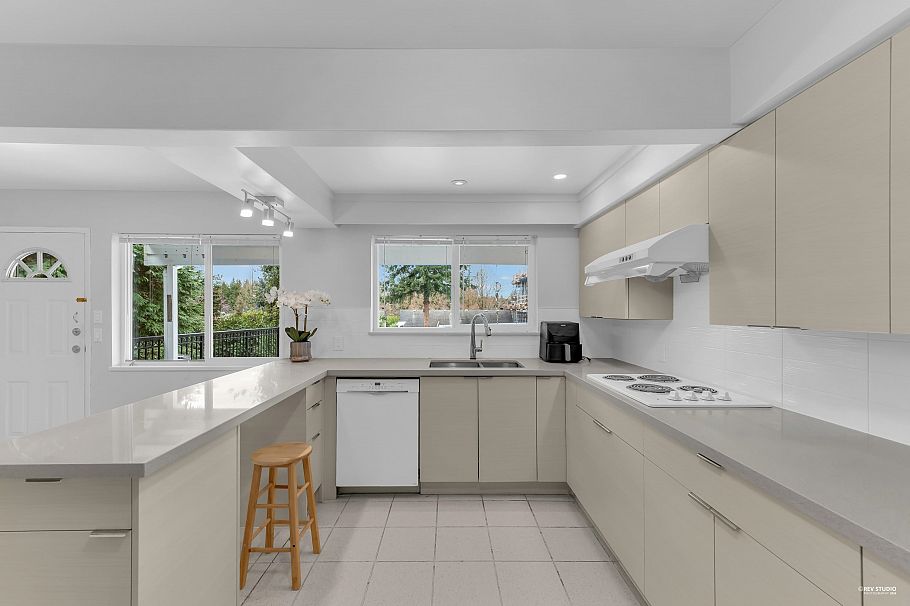 4425 Maple Street Vancouver, BC - 11