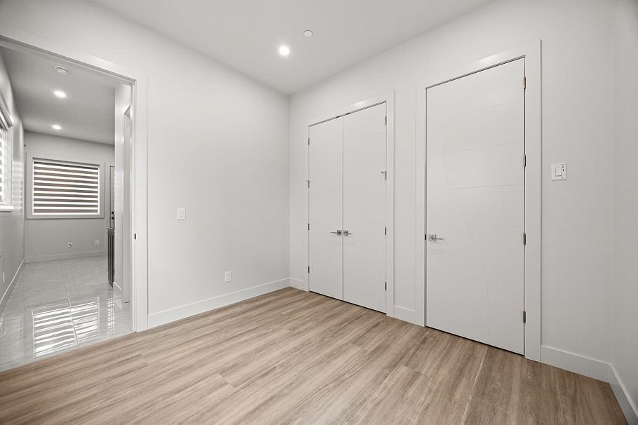 3015 E 19th Avenue Vancouver, BC - 25