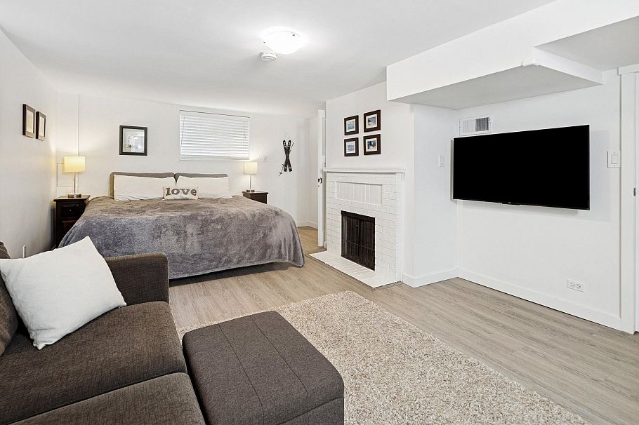 506 Tempe Crescent North Vancouver, BC - 30