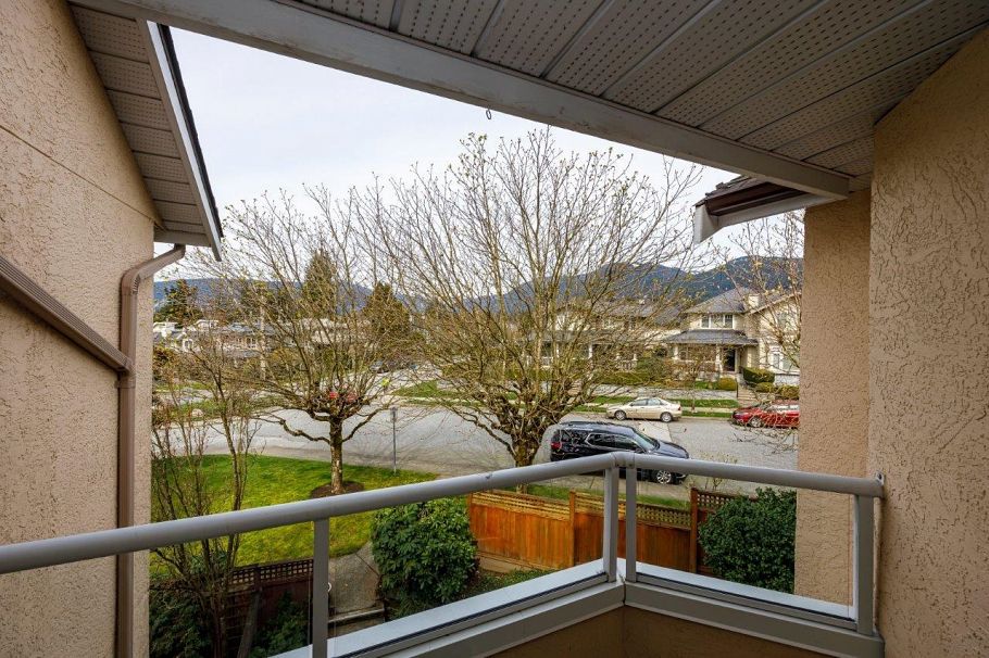 2 261 W 16th Street North Vancouver, BC - 30