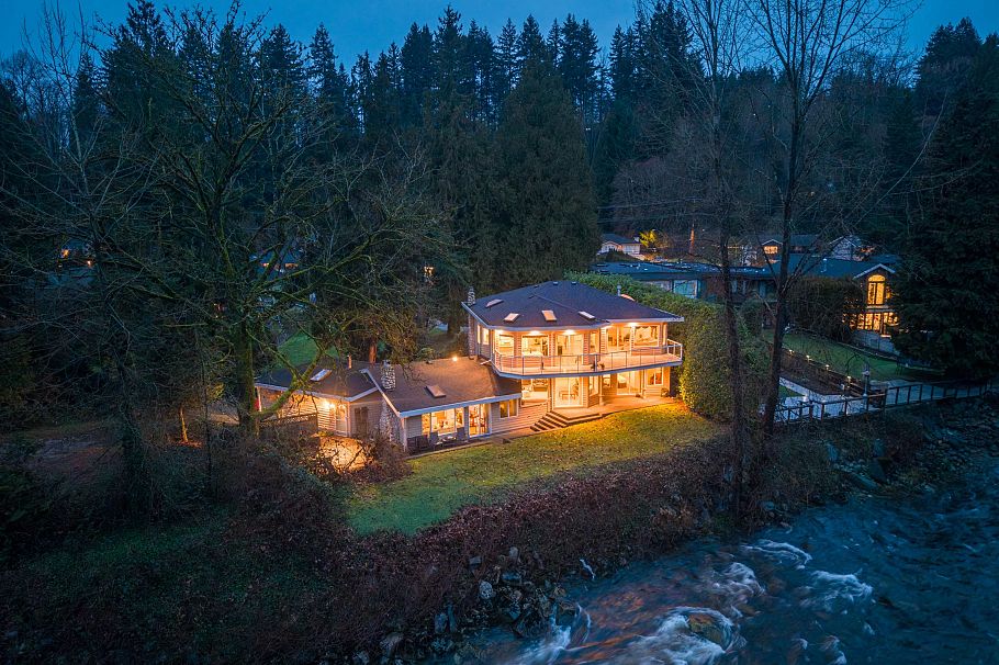 682 Seymour Boulevard North Vancouver, BC - 5