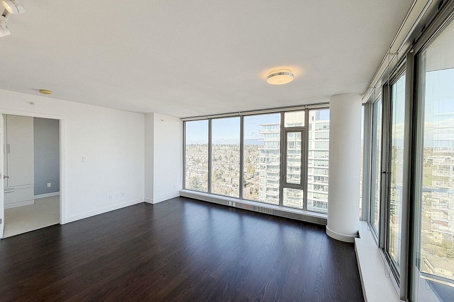 2504 8131 Nunavut Lane Vancouver, BC - 3