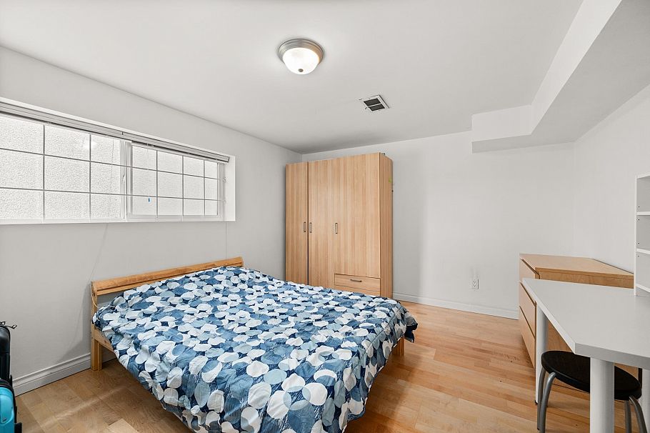 2625 E 21st Avenue Vancouver, BC - 22