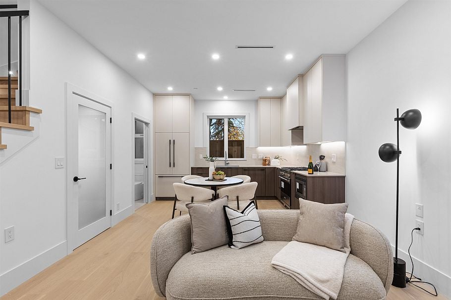 2609 Dundas Street Vancouver, BC - 3