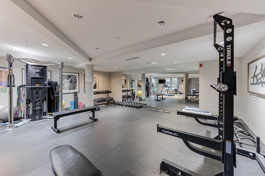 217 119 W 22nd Street North Vancouver, BC - 23