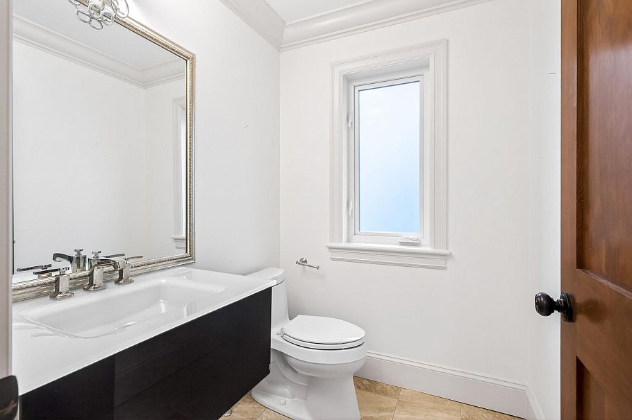 3715 W 22nd Avenue Vancouver, BC - 18