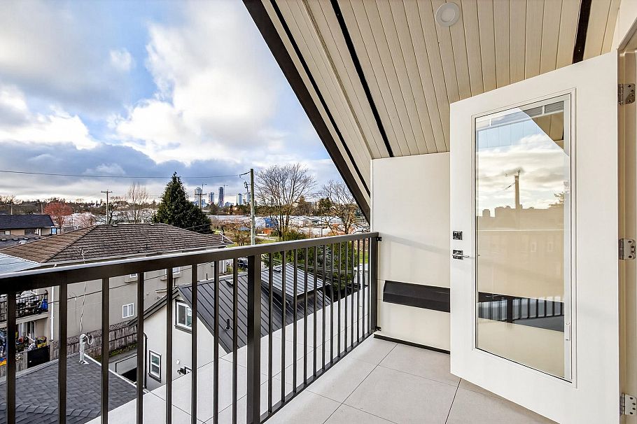 2 6933 Prince Edward Street Vancouver, BC - 9