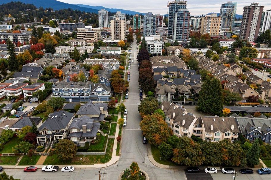 2 261 W 16th Street North Vancouver, BC - 36