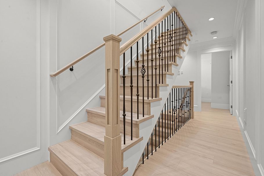 2377 W 7th Avenue Vancouver, BC - 23