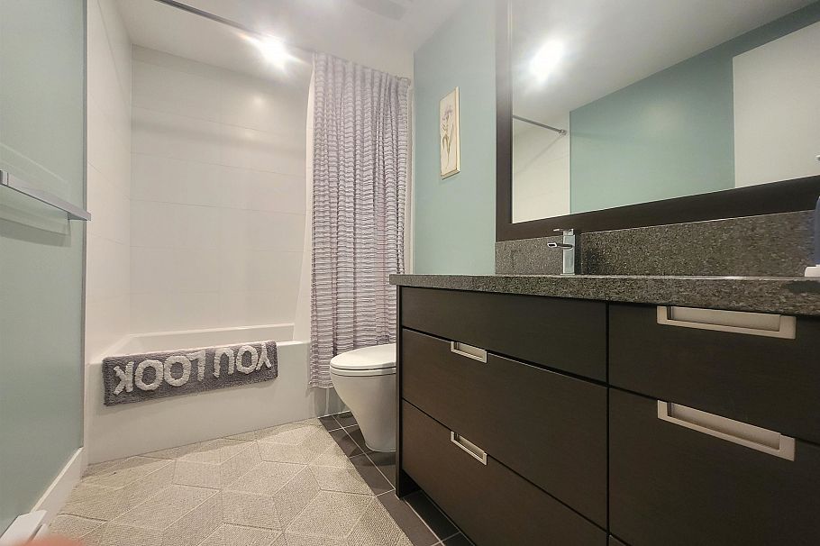 TH2 2077 Rosser Avenue Burnaby, BC - 3