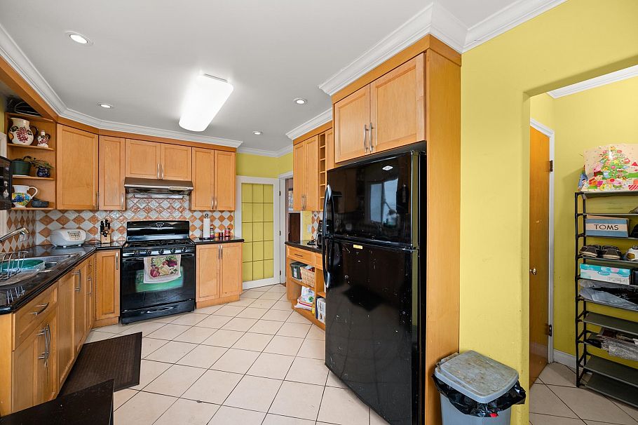 2625 E 21st Avenue Vancouver, BC - 13