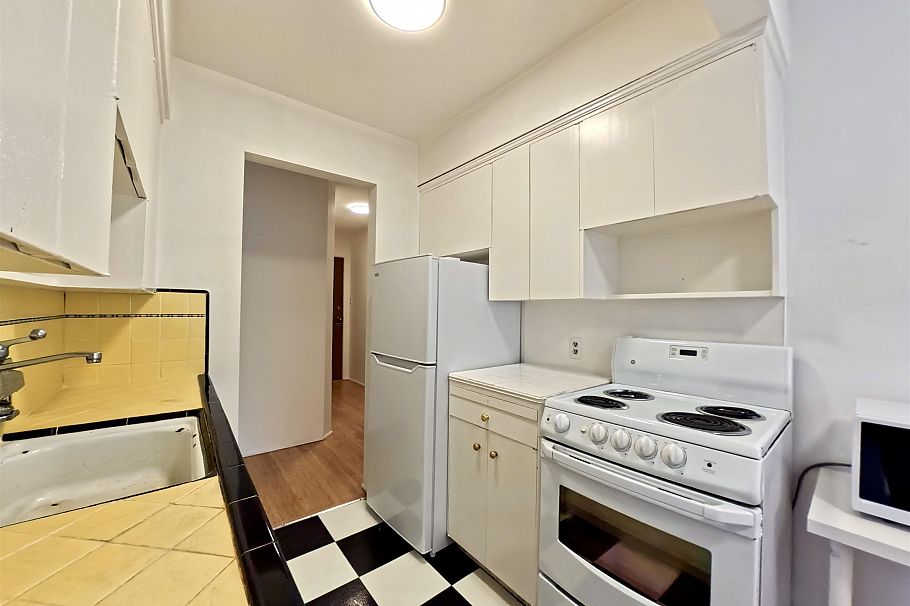 201 1925 NELSON STREET, Vancouver BC V6G 1N3 Vancouver, BC - 4