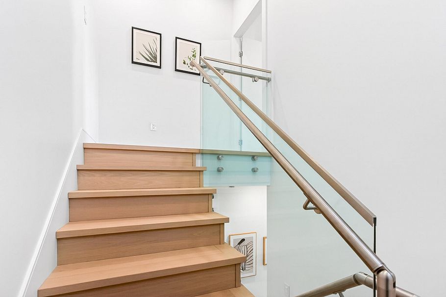 2 6933 Prince Edward Street Vancouver, BC - 4