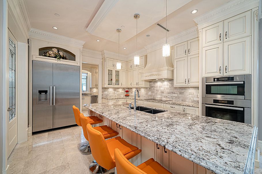 6708 Yew Street Vancouver, BC - 10