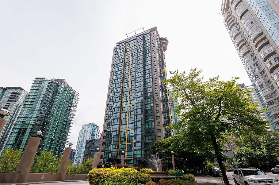 809 1331 Alberni Street Vancouver, BC - 1