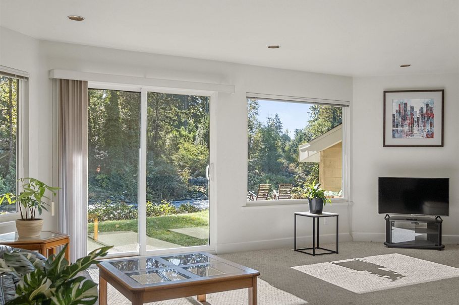 682 Seymour Boulevard North Vancouver, BC - 27