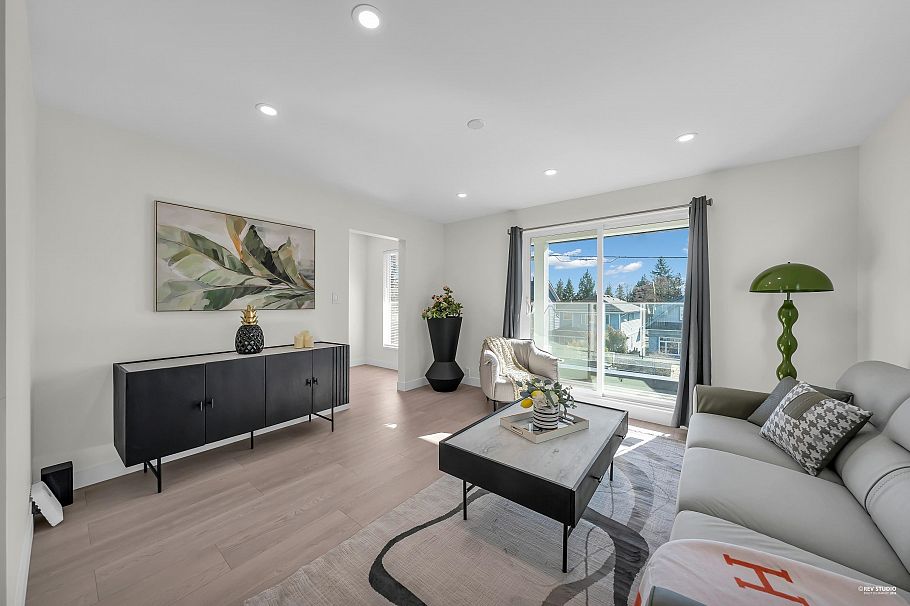 238 E 28th Street North Vancouver, BC - 18