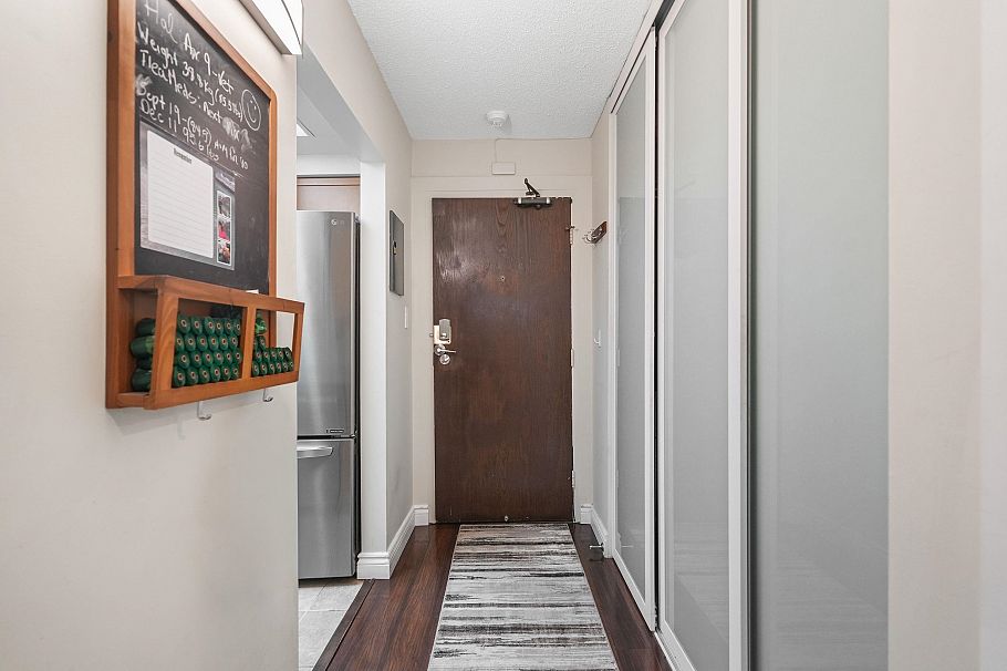 201 444 E 6th Avenue Vancouver, BC - 2