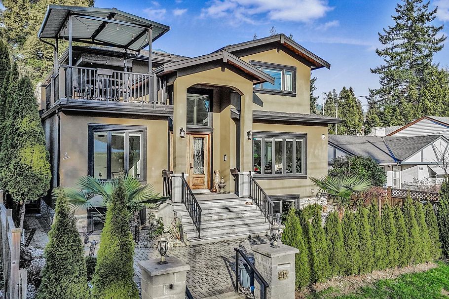 512 W 23rd Street North Vancouver, BC - 3