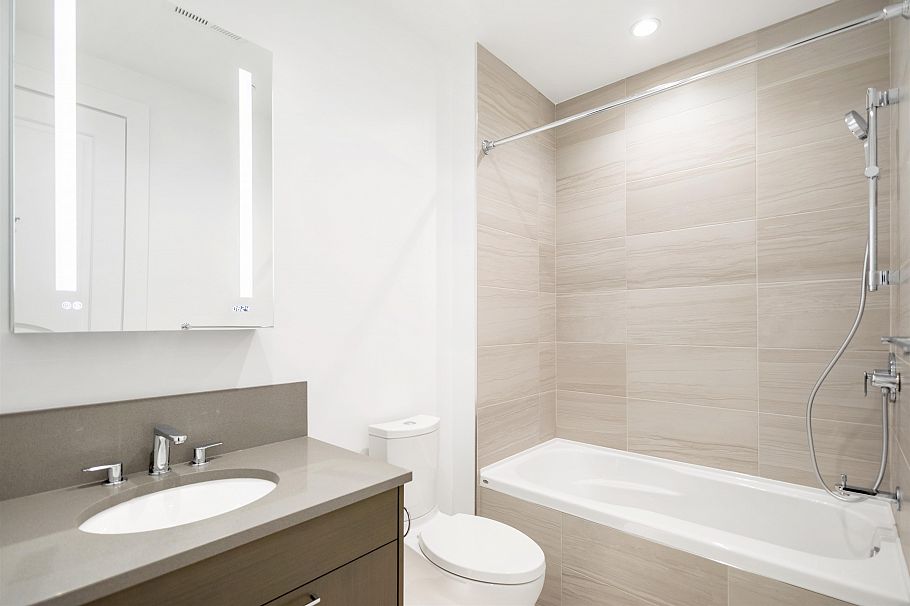 204 1009 Laurier Avenue Vancouver, BC - 31