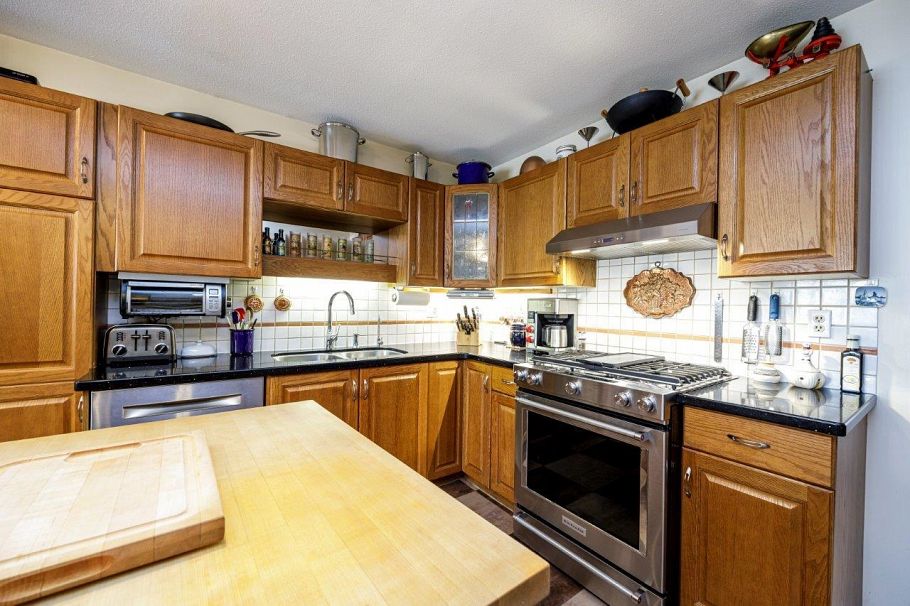 2 261 W 16th Street North Vancouver, BC - 12