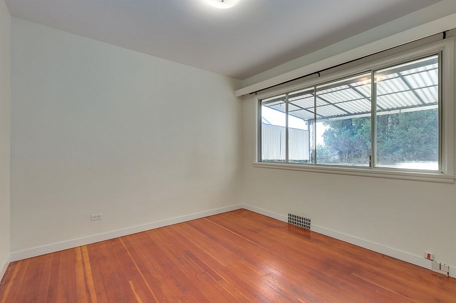 509 E Keith Road North Vancouver, BC - 15