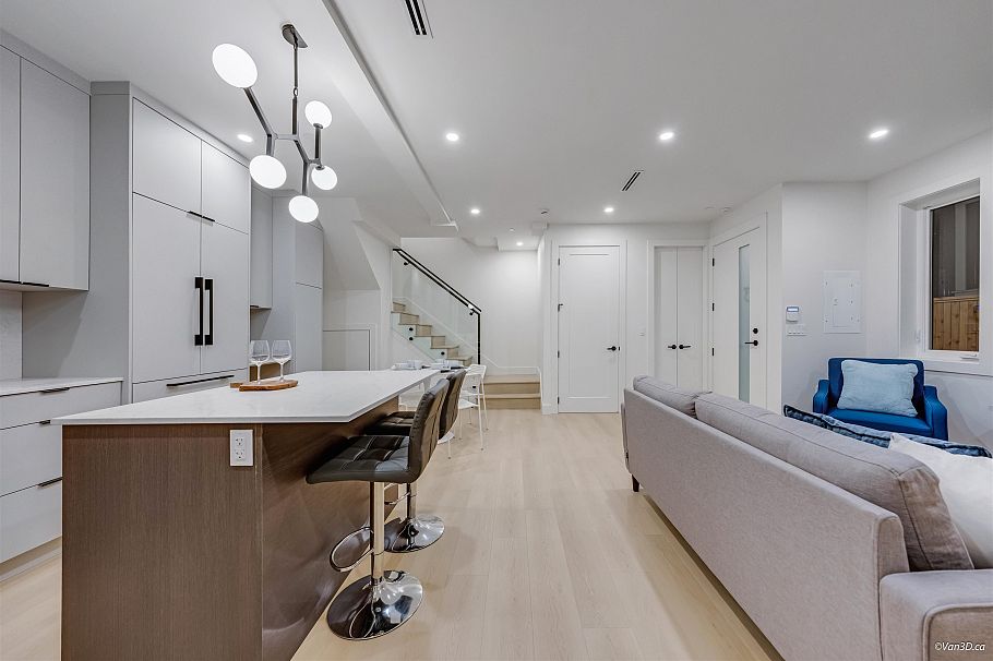 3 6730 Heather Street Vancouver, BC - 7