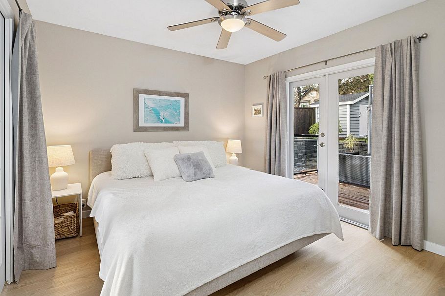 506 Tempe Crescent North Vancouver, BC - 24