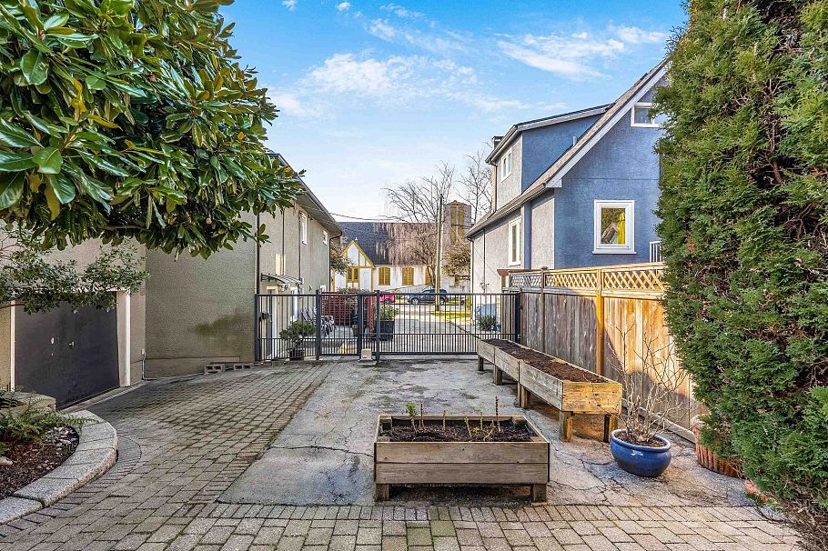 4072 Ontario Street Vancouver, BC - 27