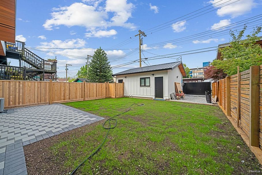 2 4463 Walden Street Vancouver, BC - 37